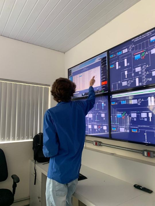 Treinamento no centro de controle - Saneouro